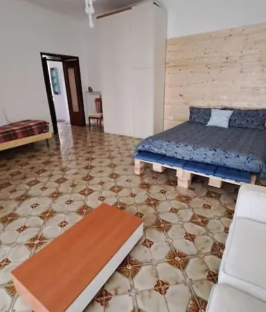 Donnaromita Holiday House Hystoric Center-2